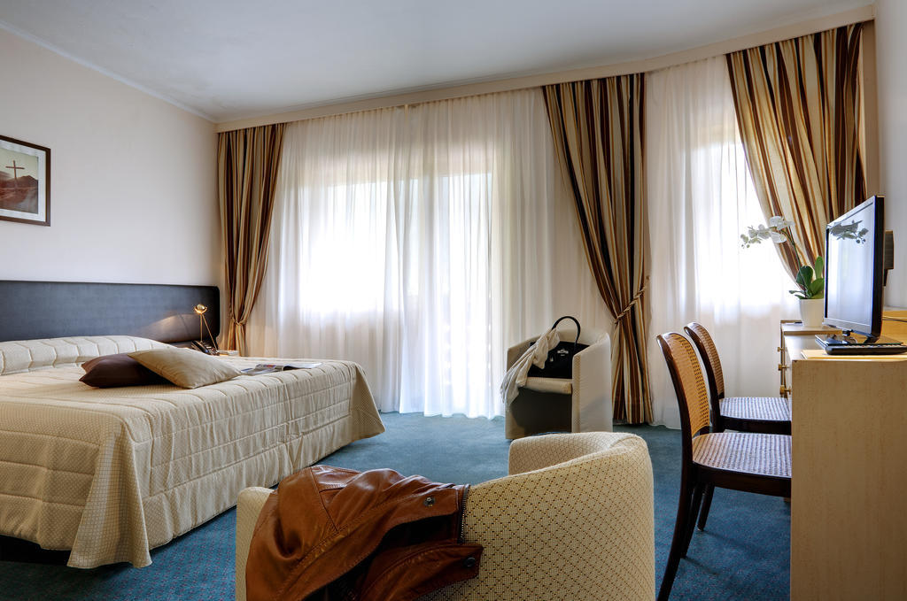 Grand Hotel Presolana Кастьоне-делла-Презолана Номер фото